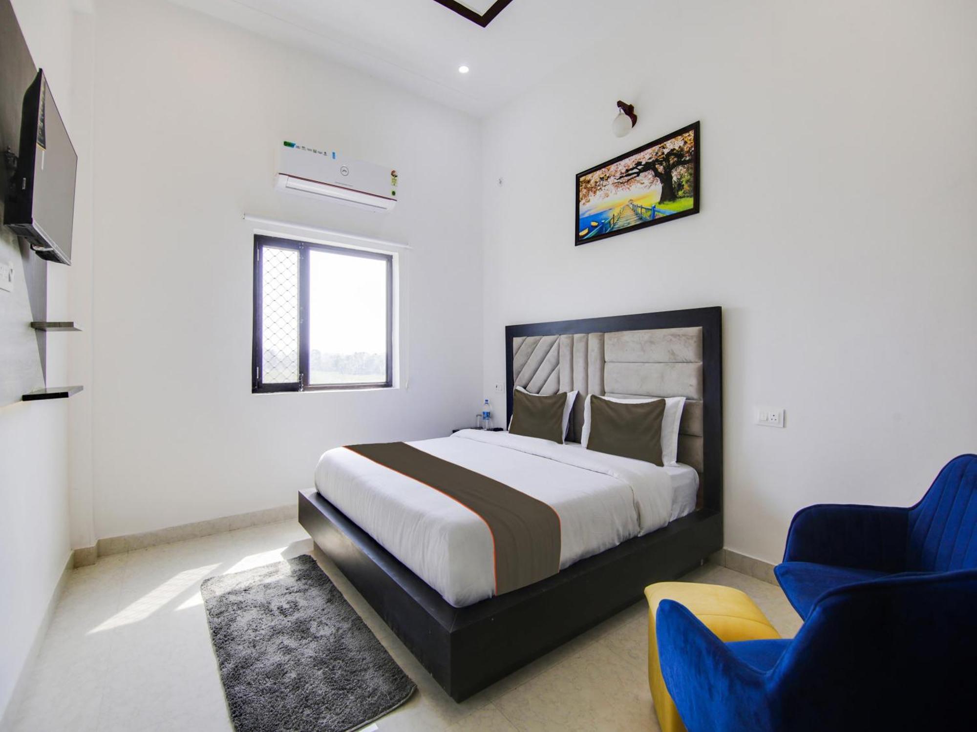 The Nines Hotel & Restro Нейнитал Екстериор снимка