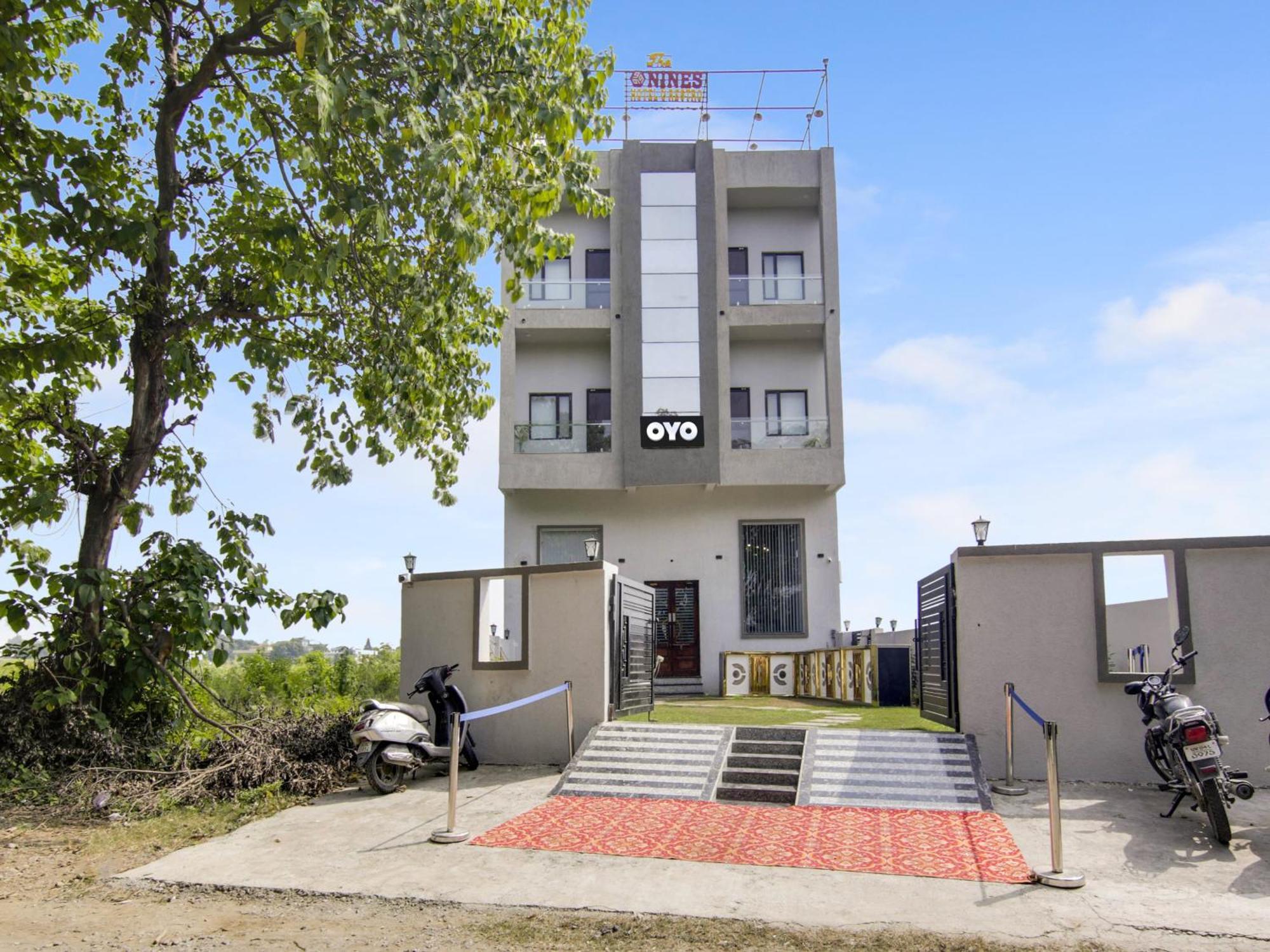 The Nines Hotel & Restro Нейнитал Екстериор снимка